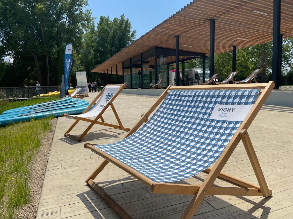 Tente Lodge Pour 5 Personnes En Bordure De La Riviere Allier Au Sein D'Un Petit Camping Saint-Yorre 外观 照片